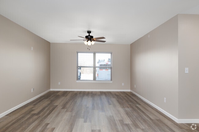 2 habitaciones, 2 baños, 119,5 m², sala de estar - Autumn Leaf Apartment Homes