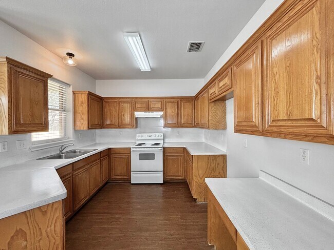 Photo - Beautiful 4-Bedroom Home at Inwood Place!