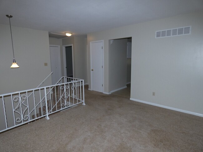 Photo - 5903 Creek View Dr