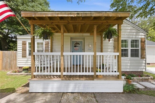 Photo - 202 N Jackson St