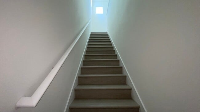 Photo - BRAND NEW Luxury 1-Bed Apartment  in Lake ...