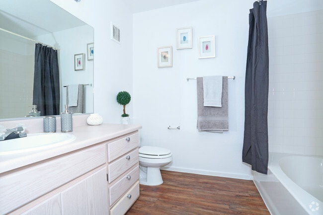 2BR, 2BA - 1200 SF Bathroom