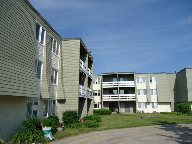 Photo - Hyannis House Apartments Unit 101