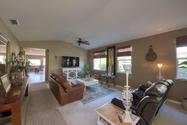 Photo - Amazing Large 3 Bedroom 2 Bathroom Home for Lease in Patterson