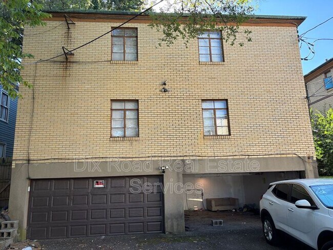 Photo - 350 Ross Ave