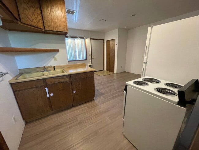 Photo - 1300 NE Williams St