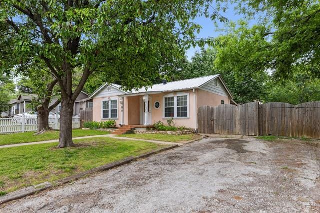 Photo - 1424 Knight St