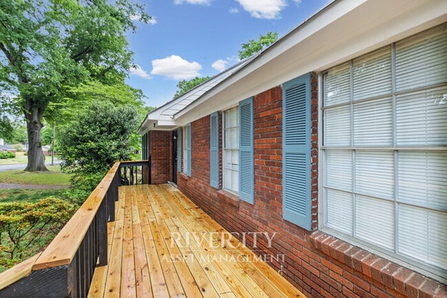 Photo - GORGEOUS HOME LOCATED IN RALEIGH NEAR CRAIGMONT DR!!! SECTION 8 WELCOMED!!!
