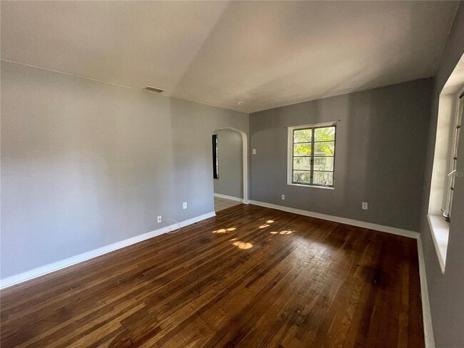 Photo - 5833 Dr M.L.K. Jr St N