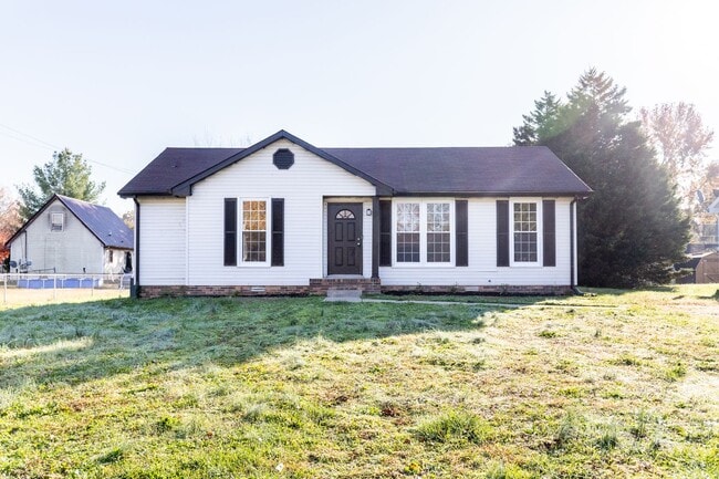 Photo - 553 Lorie Ln