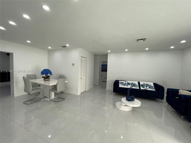 Photo - 1791 SW 3rd St