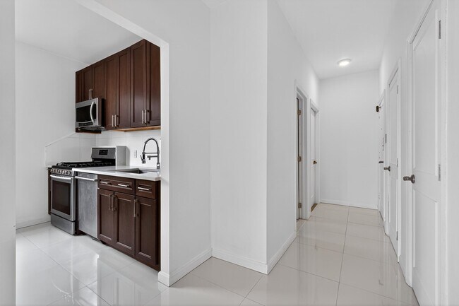 Photo - 104 Palisade Ave Unit 201