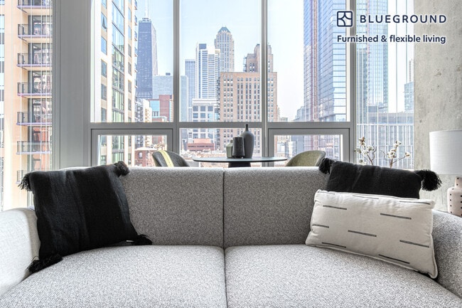 Photo - 108 W Chicago Ave Unit FL6-ID361