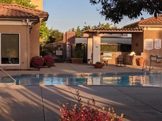 Photo - ADORABLE WESTLAKE VILLAS 2 BEDROOM (PLEASE...