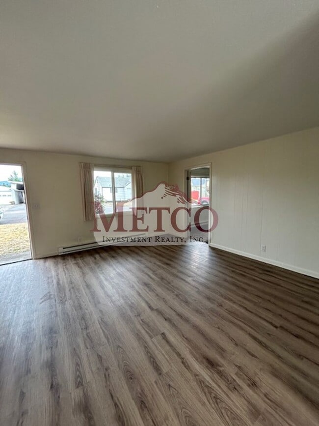 Photo - Darling 3 Bedroom Home in Springfield