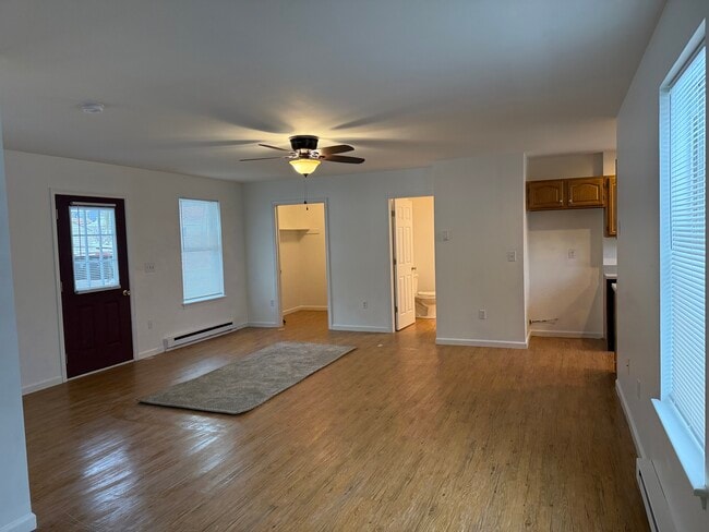 Photo - 10 Locust Ln