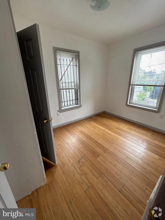 Building Photo - 541 E Westmoreland St Rental