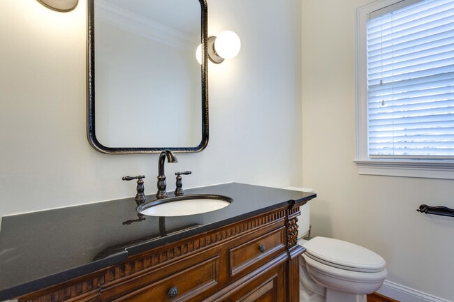 Photo - 1115 Marshall St