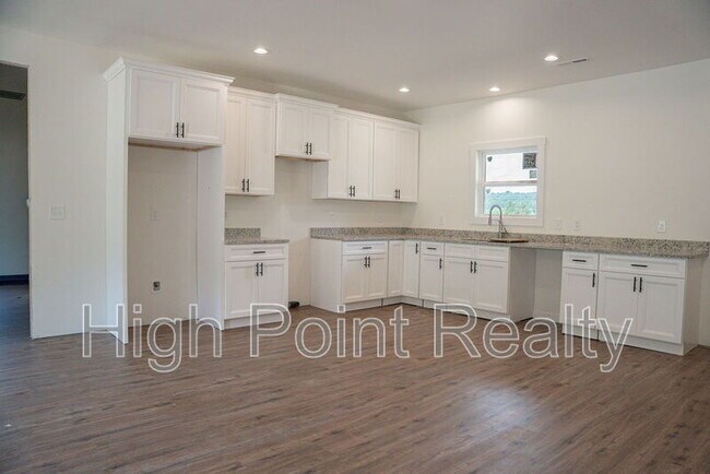 Photo - 3600 Godfrey Ave NE