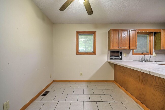 Photo - 3 Bedroom 3 Bathroom Home in Kingsport, TN