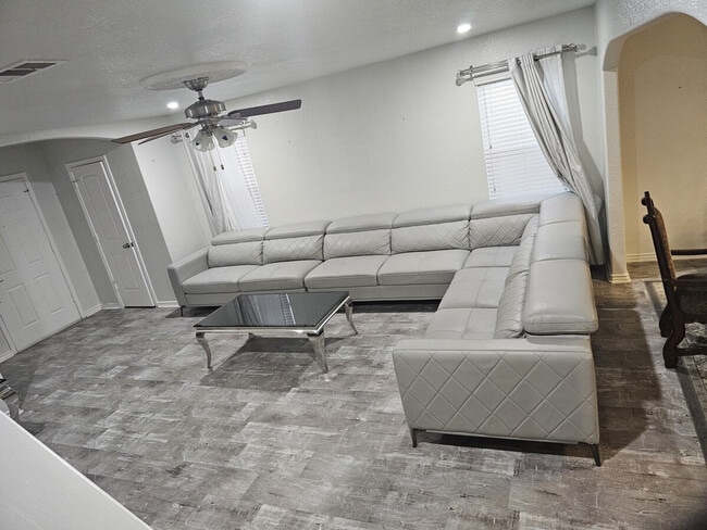 Photo - 2713 Montague County Dr Unidad SI ID1511792P