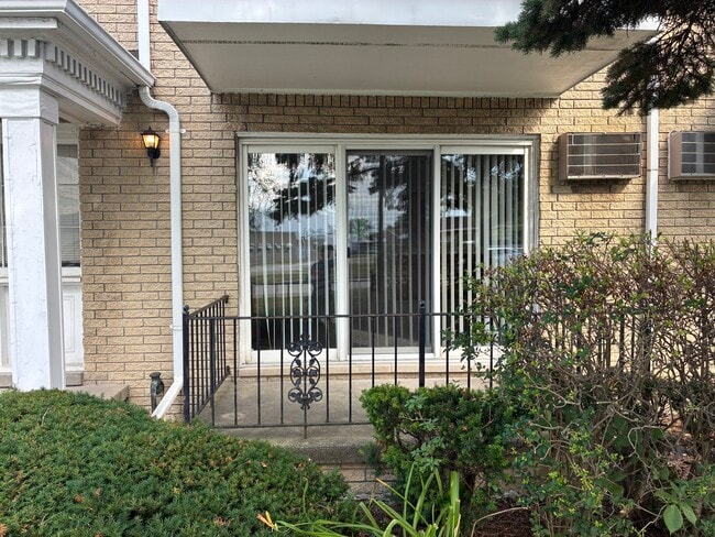 Photo - 22280 Kelly Rd Unidad One Bedroom