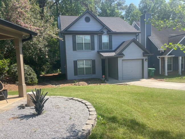 Building Photo - 1380 Gates Cir SE