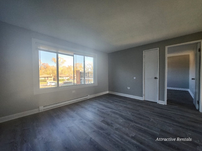Photo - 2113 W 119th St Apartment