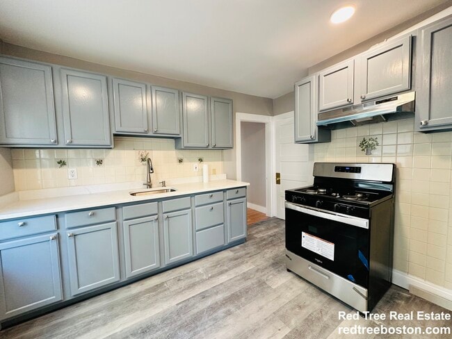 Building Photo - 6 Mortimer Pl Unit 1