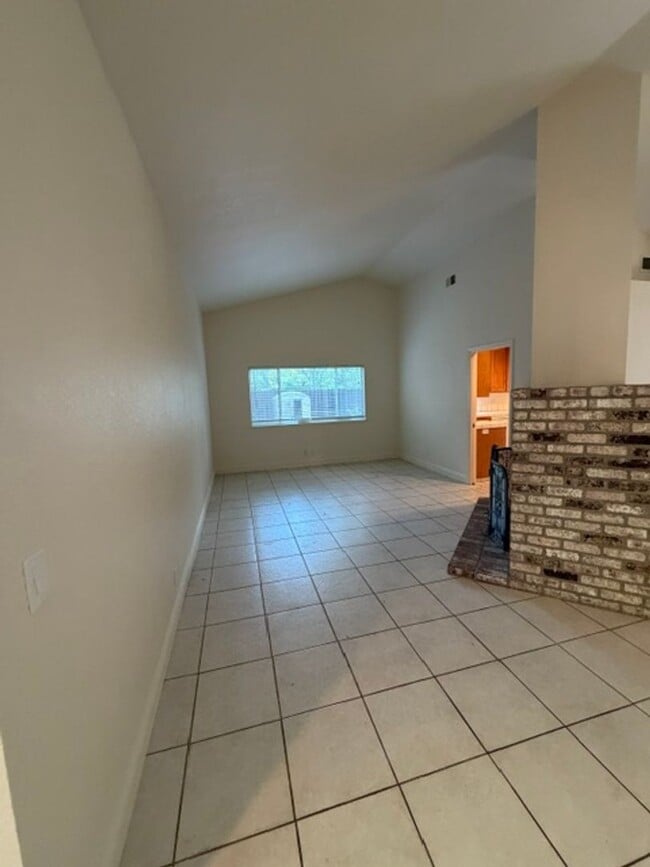 Photo - Beautiful Freshly Painted 3 Bedroom and 2 Bathroom Home in Carmichael $2,995.00 + Water
