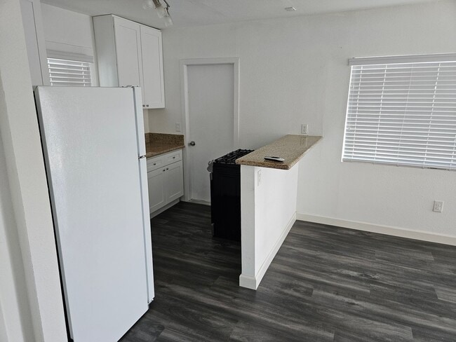 Photo - Wonderful 1 Bed 1 Bathroom Condo In Escondido - Call Today