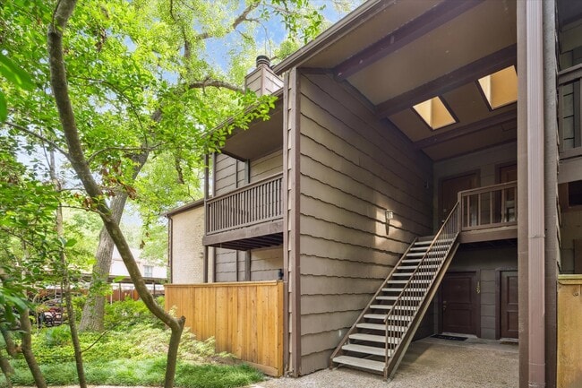 Building Photo - 11711 Memorial Dr Unit 128 Rental
