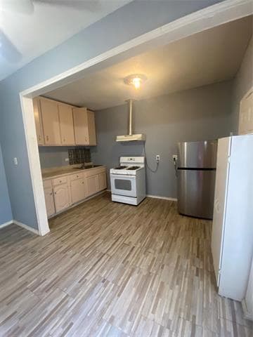 Photo - 5226 Terry St