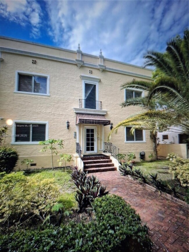Building Photo - 223 Calabria Ave Unit 8 Rental