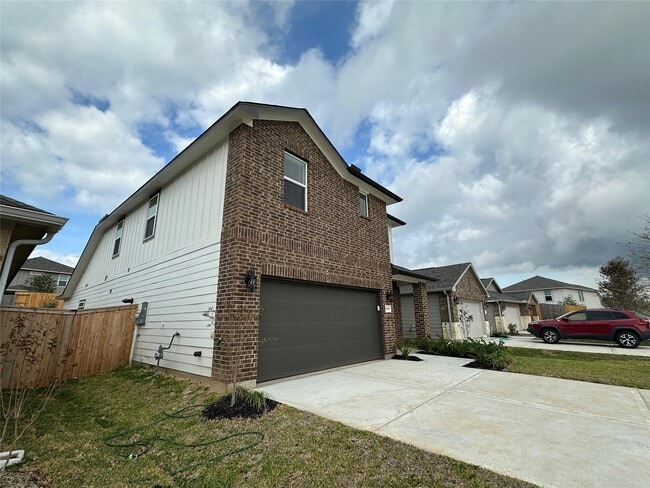 Photo - 1908 Velvet Oak Ln