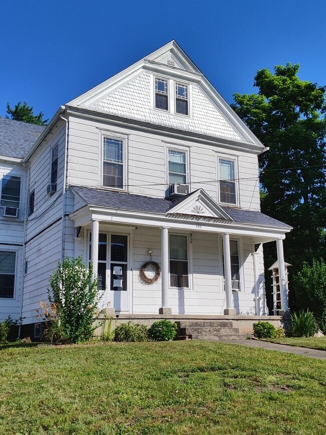 Photo - 395 S Main St Unidad 2