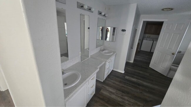 Photo - 6230 Anniedora Ln