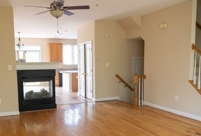 Living/dining open area - 23312 Brewers Tavern Way