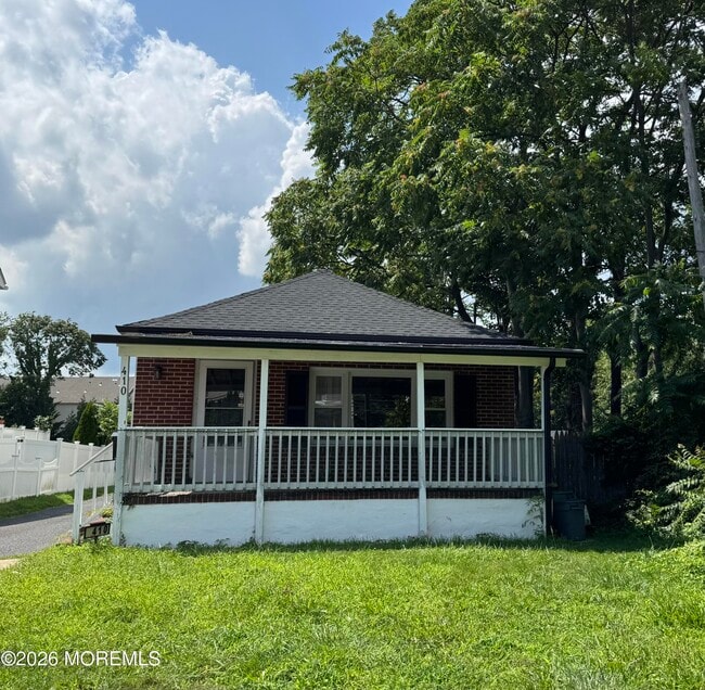 Photo - 410 2nd Ave