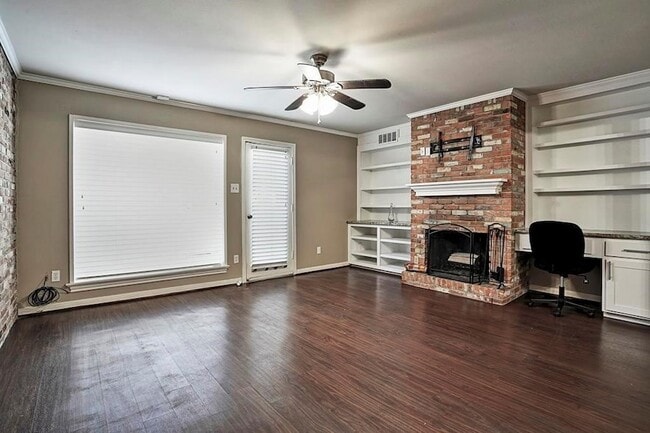 1807 Saxony Ln