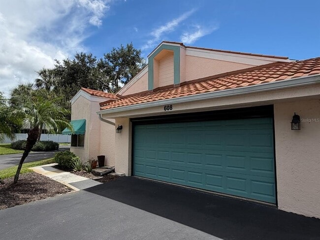 608 Marcus St Unit 34