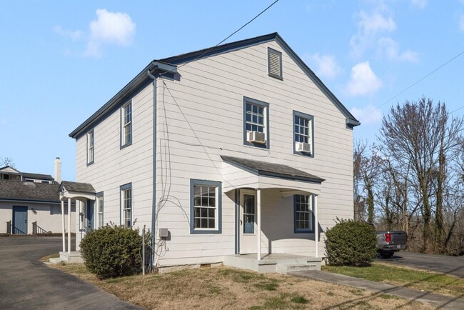 Photo - 3800 Memorial Blvd