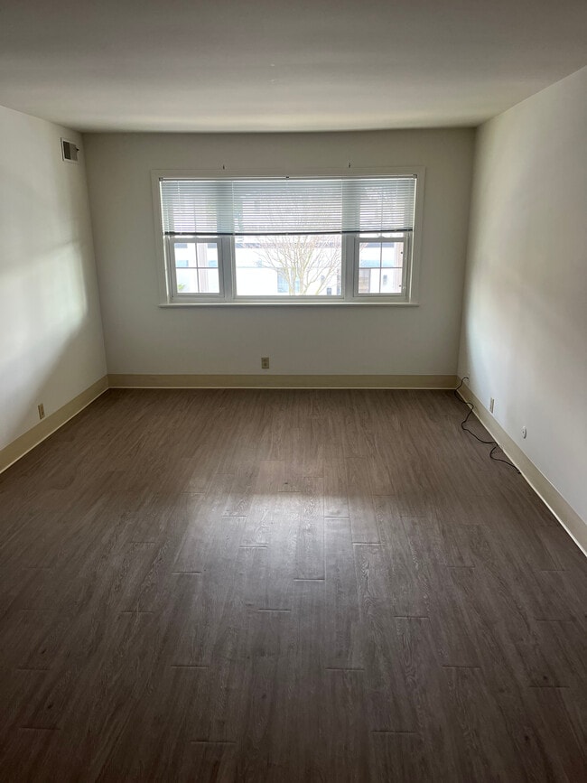 Walnut Hill Apartments
