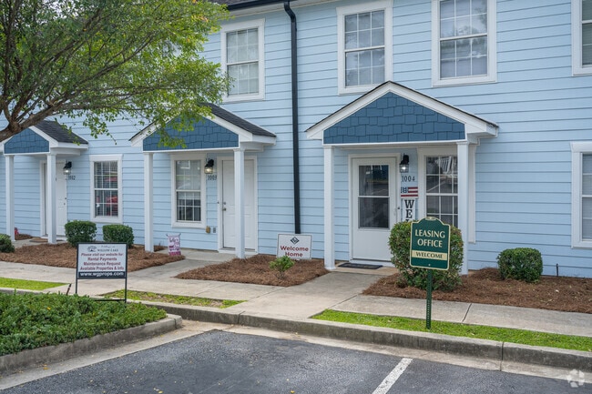 Leasing Office - Village at Willow Lake