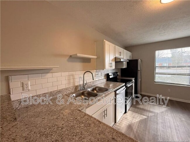 Photo - 4924 Cameron Rd