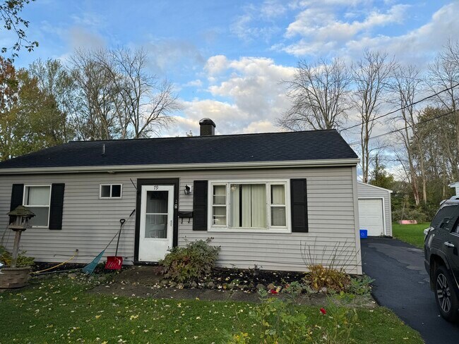 Photo - 79 Mill St