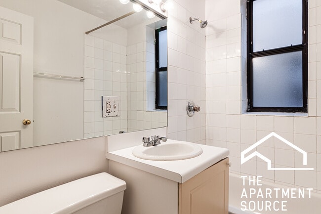 Photo - 923 W Dickens Ave Unit 202