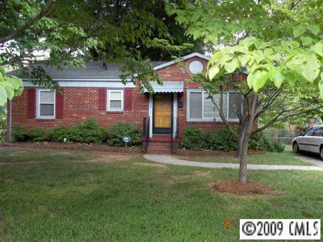 Building Photo - 2323 Amesbury Ave Rental