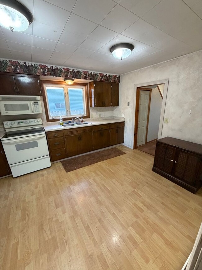 Photo - Available Now 3 Bedroom 1 Bath Home on Park Point