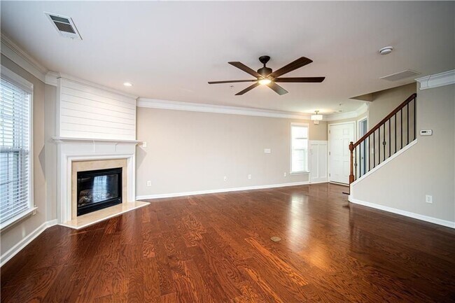 Photo - 265 Balaban Cir